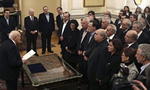 Greek cabinet sworn in