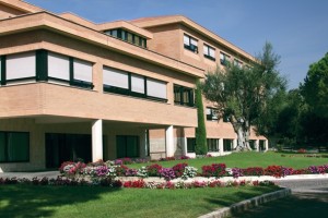 Ateneo_Pontificio_Regina_Apostolorum_Outside
