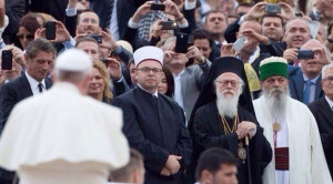 autorità-religiose-a-tirana-con-papa-francesco