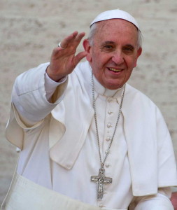 WCENTER 0SNFCDNFCL                Foto LaPresse FOTO DI REPERTORIO 23/05/2013 Papa conferma cardinale Vallini suo vicario a Roma    Pope Francis leaves St. Peter's Square at the Vatican after he celebrated the holy mass and conferral of the sacrament of confirmation, Sunday, April 28, 2013. The Pontiff in his role as Bishop of Rome bestowed the sacrament of Confirmation on a group of young people from all over the world. (AP Photo/Andrew Medichini)
