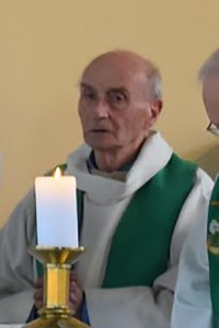 Preste ucciso in FranciaIl sacerdote, chiamato come Jacques Hamel  stato accoltellato a morte durante l'attacco a Saint-Etienne-du-Rouvray, vicino alla citt settentrionale francese di Rouen, in Francia il 26 luglio 2016. Un sacerdote  stato ucciso da due uomini armati che hanno sequestrato ostaggi in una chiesa vicino alla citt settentrionale francese di Rouen.Priest Killed In Hostage-Taking Near RouenNO WEB NO APPS IN FRANCE - The clergyman, named as Jacques Hamel was knifed to death during the attack in Saint-Etienne-du-Rouvray, near the northern French city of Rouen, France on July 26, 2016. A priest was killed on Tuesday when two armed assailants seized hostages at a church near the northern French city of Rouen. Five people were inside the church in the Normandy town of Saint-Etienne-du-Rouvray when it came under attack, interior ministry spokesman Pierre Henry Brandet said. The archbishop of Rouen, Dominique Lebrun, named him as 84-year-old Jacques Hamel. Photo Collection Personnelle/Paroisse Saint-Etienne-du-Rouvray via ABACAPRESS.COM556723LaPresse  -- Only ItalyNO WEB