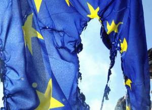 bandiera-europa-500-brucia